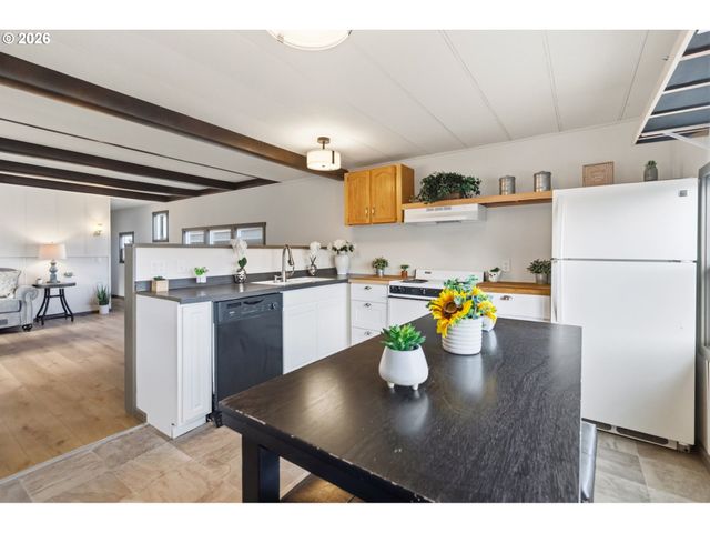 205 S 54TH St 76, Springfield, OR 97478