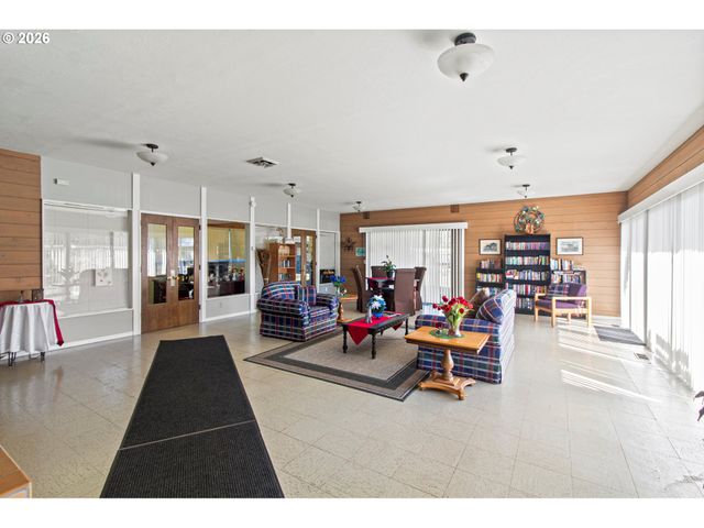 205 S 54TH St 76, Springfield, OR 97478