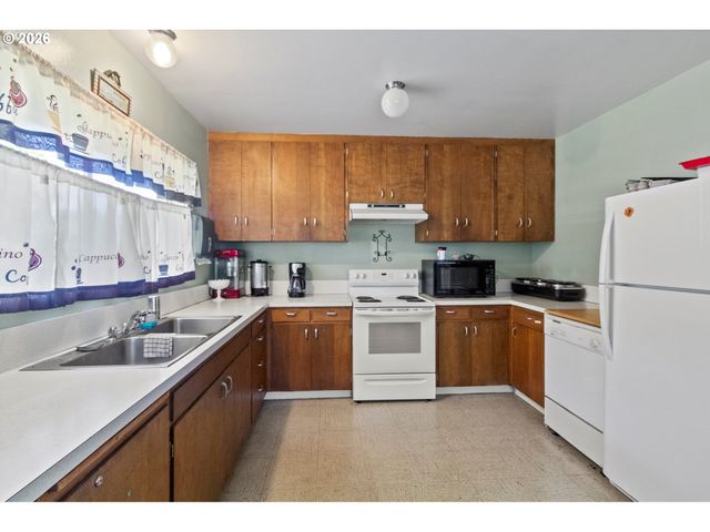 205 S 54TH St 76, Springfield, OR 97478