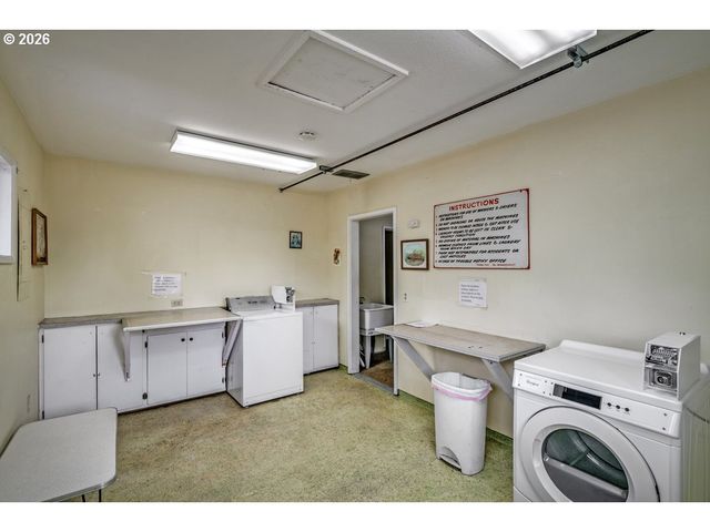 205 S 54TH St 76, Springfield, OR 97478