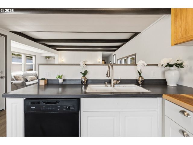 205 S 54TH St 76, Springfield, OR 97478