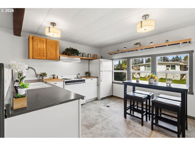 205 S 54TH St 76, Springfield, OR 97478