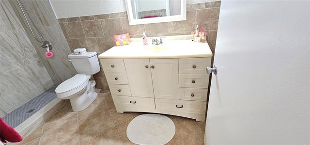 2001 NW 96th Terrace 10 F, Pembroke Pines, FL 33024