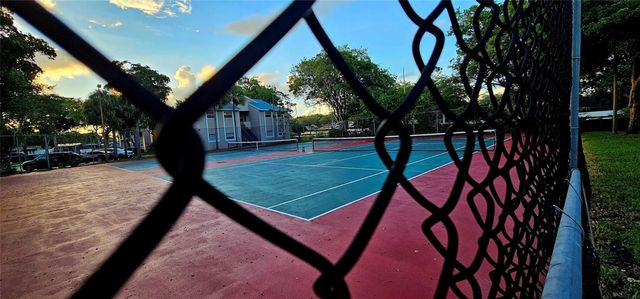 2001 NW 96th Terrace 10 F, Pembroke Pines, FL 33024