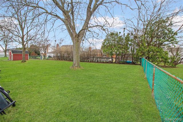 16714 Melba Jean Street, Southgate, MI 48195