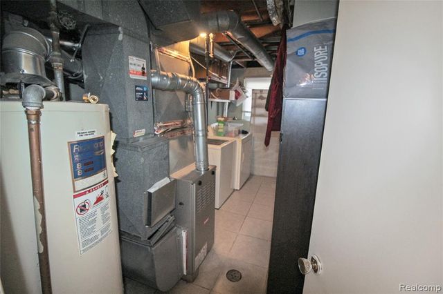 16714 Melba Jean Street, Southgate, MI 48195