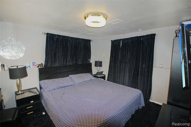 16714 Melba Jean Street, Southgate, MI 48195