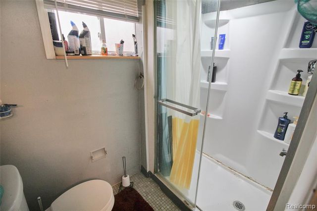 16714 Melba Jean Street, Southgate, MI 48195