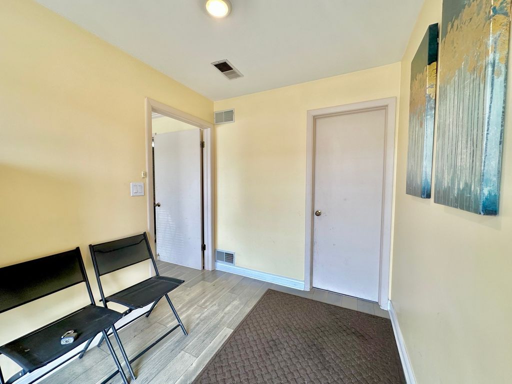 9105 Belden Avenue, Franklin Park, IL 60131 — photo 2