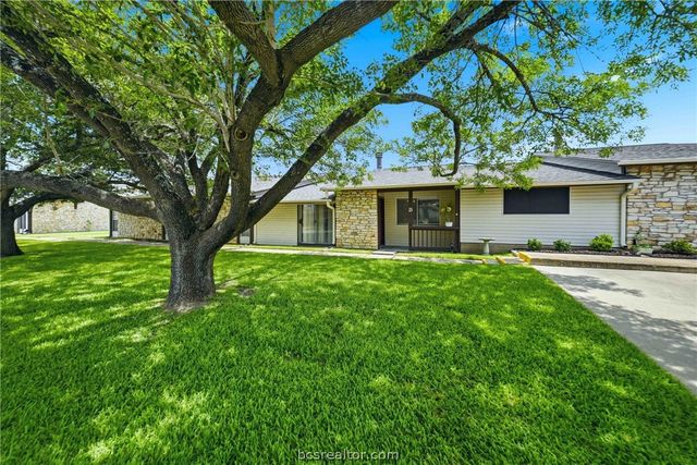 2100 Windsor Drive 13, Bryan, TX 77802