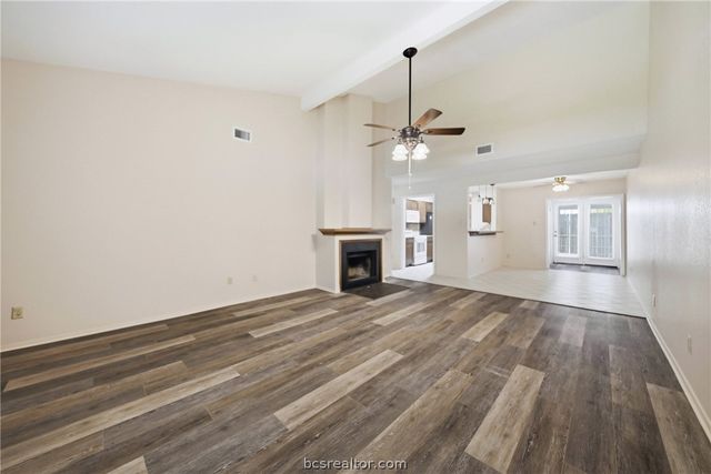 2100 Windsor Drive 13, Bryan, TX 77802