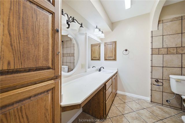 2100 Windsor Drive 13, Bryan, TX 77802