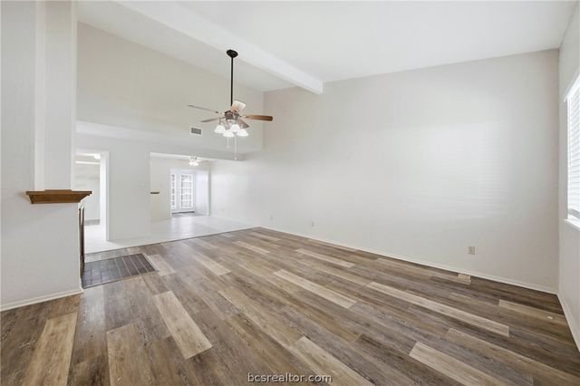2100 Windsor Drive 13, Bryan, TX 77802