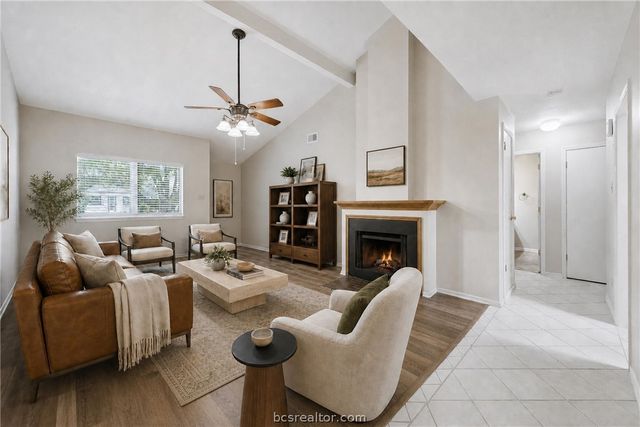 2100 Windsor Drive 13, Bryan, TX 77802