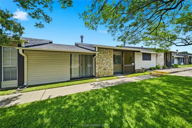 2100 Windsor Drive 13, Bryan, TX 77802