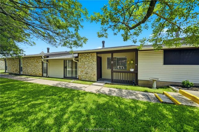 2100 Windsor Drive 13, Bryan, TX 77802