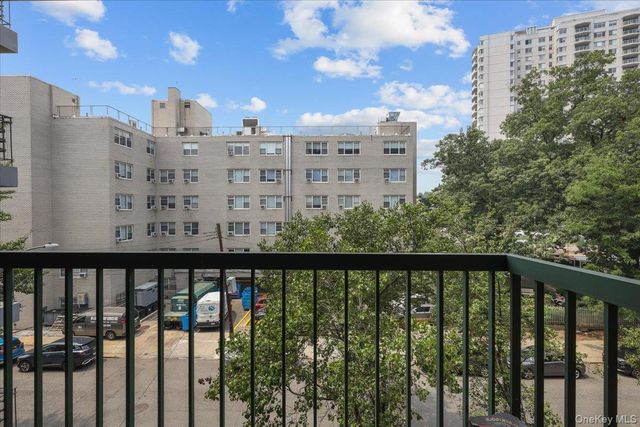 3220 Fairfield Avenue 4D, Bronx, NY 10463