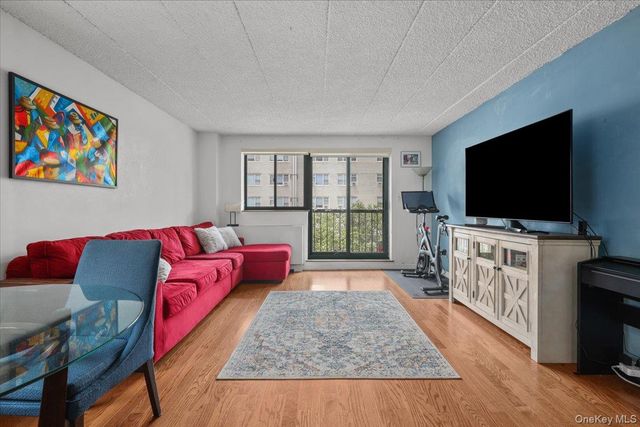 3220 Fairfield Avenue 4D, Bronx, NY 10463