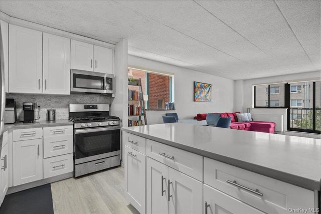3220 Fairfield Avenue 4D, Bronx, NY 10463