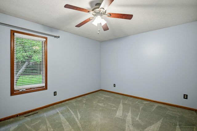 2383 W Buena Vista Street, Springfield, MO 65810