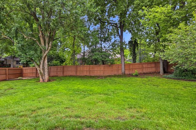2383 W Buena Vista Street, Springfield, MO 65810