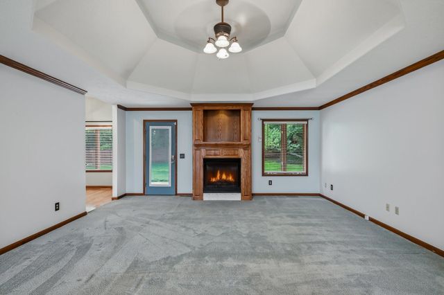 2383 W Buena Vista Street, Springfield, MO 65810