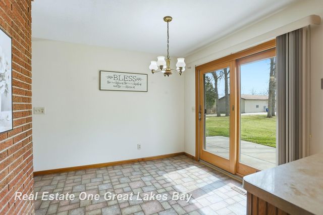 7205 Trinklein Road, Saginaw, MI 48609