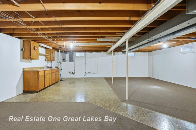 7205 Trinklein Road, Saginaw, MI 48609