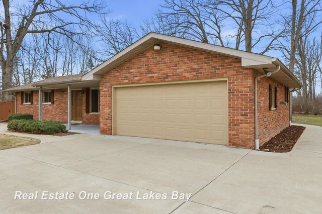 7205 Trinklein Road, Saginaw, MI 48609