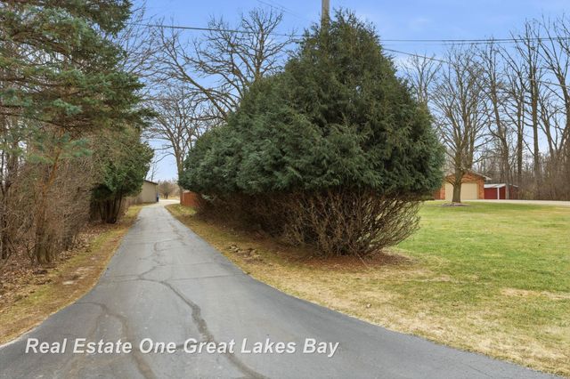 7205 Trinklein Road, Saginaw, MI 48609