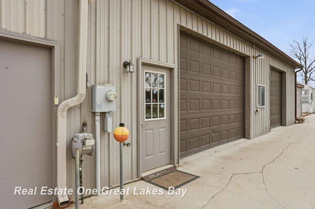 7205 Trinklein Road, Saginaw, MI 48609