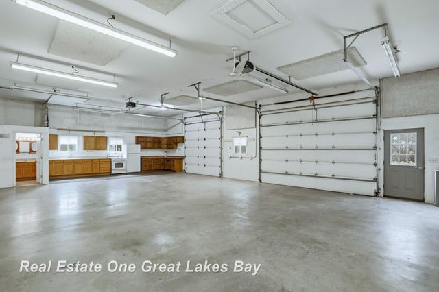 7205 Trinklein Road, Saginaw, MI 48609