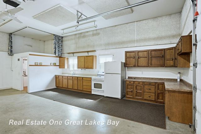 7205 Trinklein Road, Saginaw, MI 48609