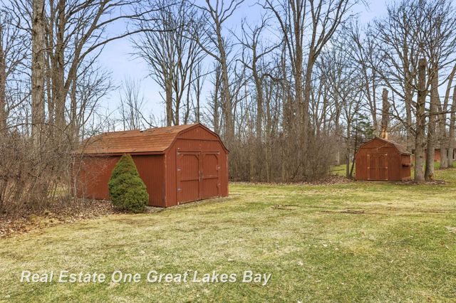 7205 Trinklein Road, Saginaw, MI 48609