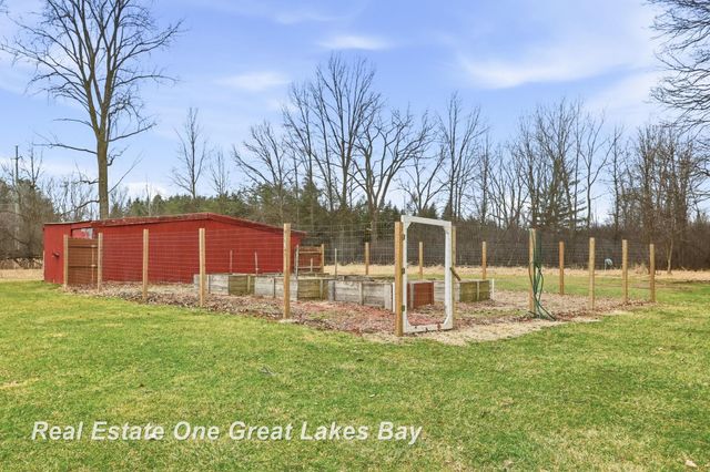 7205 Trinklein Road, Saginaw, MI 48609