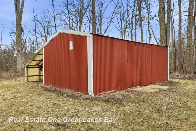 7205 Trinklein Road, Saginaw, MI 48609