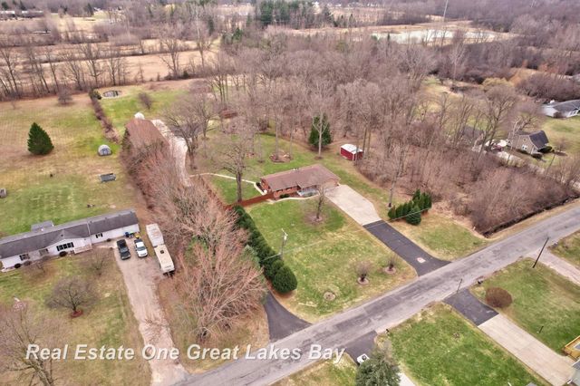 7205 Trinklein Road, Saginaw, MI 48609