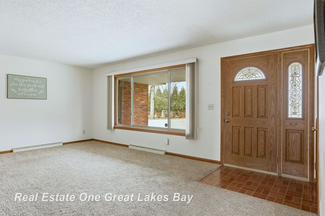 7205 Trinklein Road, Saginaw, MI 48609