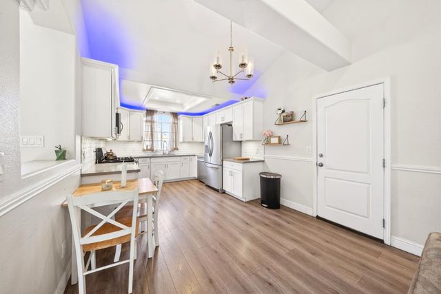 914 Garland Avenue, Clovis, CA 93612