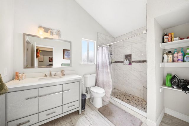 914 Garland Avenue, Clovis, CA 93612