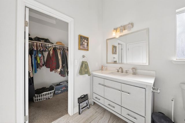 914 Garland Avenue, Clovis, CA 93612