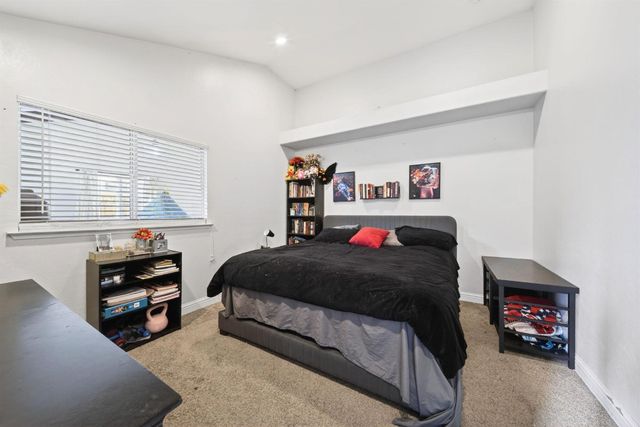 914 Garland Avenue, Clovis, CA 93612