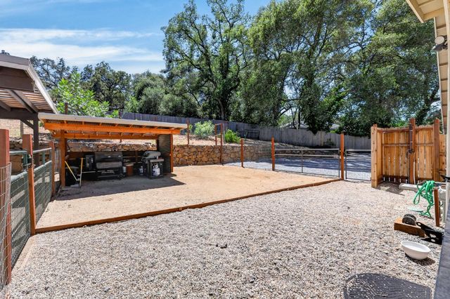 2402 Deer Valley Rd, Rescue, CA 95672