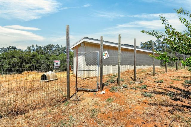 2402 Deer Valley Rd, Rescue, CA 95672