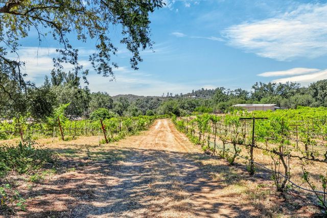 2402 Deer Valley Rd, Rescue, CA 95672