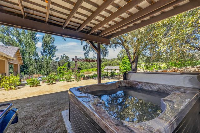 2402 Deer Valley Rd, Rescue, CA 95672