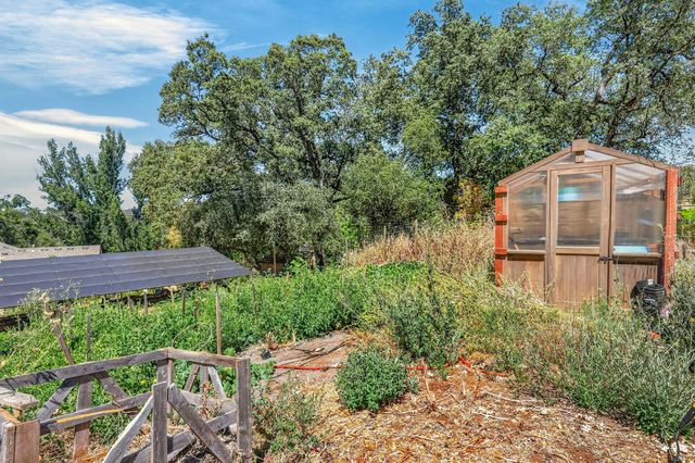 2402 Deer Valley Rd, Rescue, CA 95672