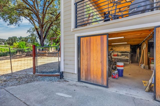 2402 Deer Valley Rd, Rescue, CA 95672