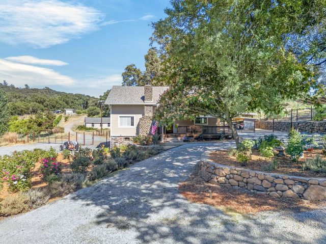 2402 Deer Valley Rd, Rescue, CA 95672