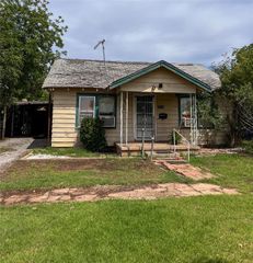 1312 N Willard Street, Altus, OK 73521